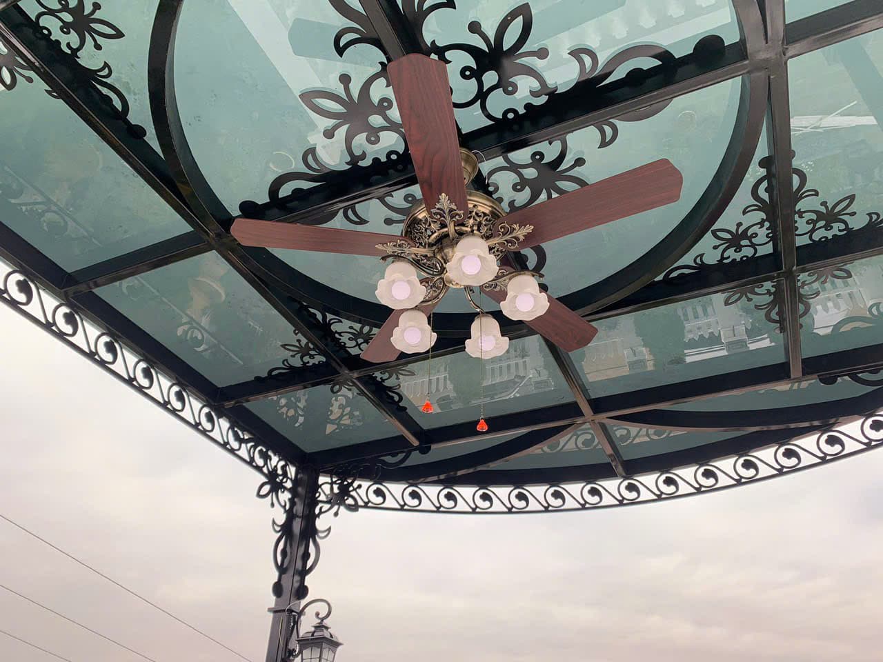 Mái vòm sân vườn khung sắt (pergola kính) 3